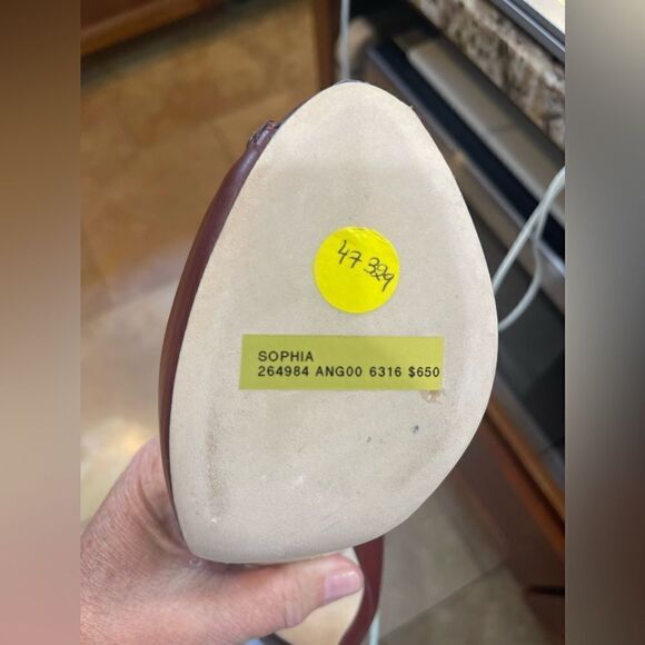 Gucci Leather Saddle Soft Red Desert Whipstitch Trim Pumps Size: 7.5. Like new. - Picture 3 of 9